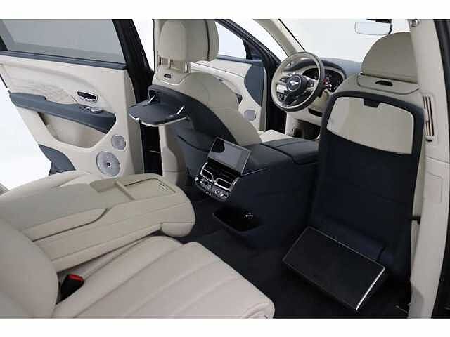 1:Bentley Bentayga EWB Azure First Edition V8, SUV, Meteor, Bentley Antwerp